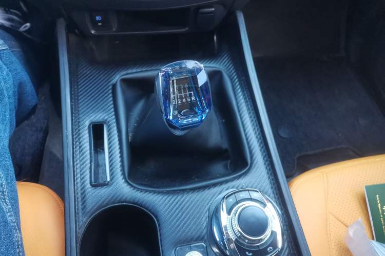 Used Nissan Terra 2020 2.5L XE Manual Two-Wheel-Drive Elite Edition Gear Lever
