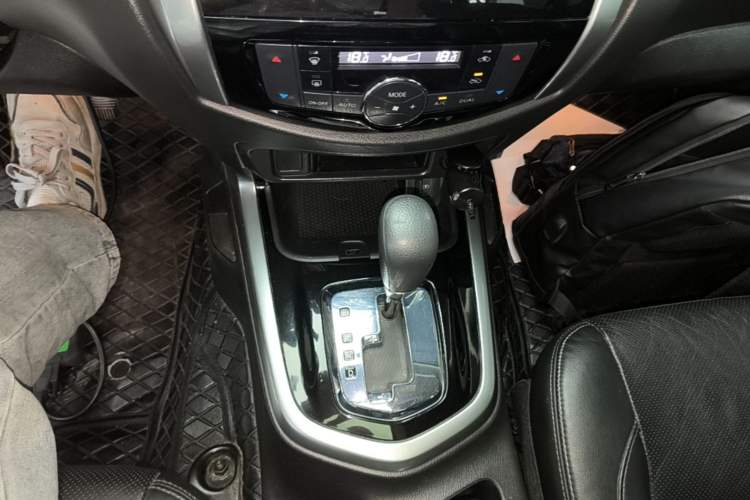 Used Nissan Terra 2020 2.5L XL Upper Automatic Two-Wheel Drive Luxury Edition Gear Lever