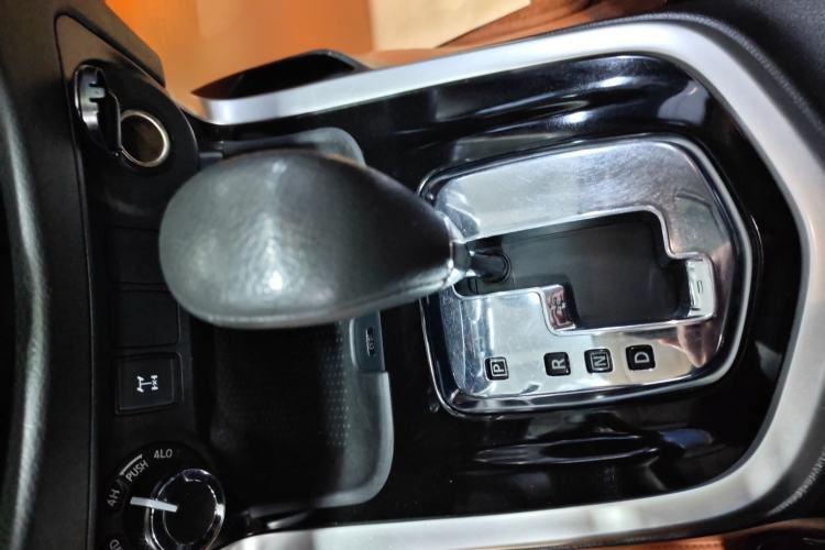 Used Nissan Terra 2020 2.5L XL Upper 4WD Automatic Four-Wheel Drive Luxury Edition Gear Lever