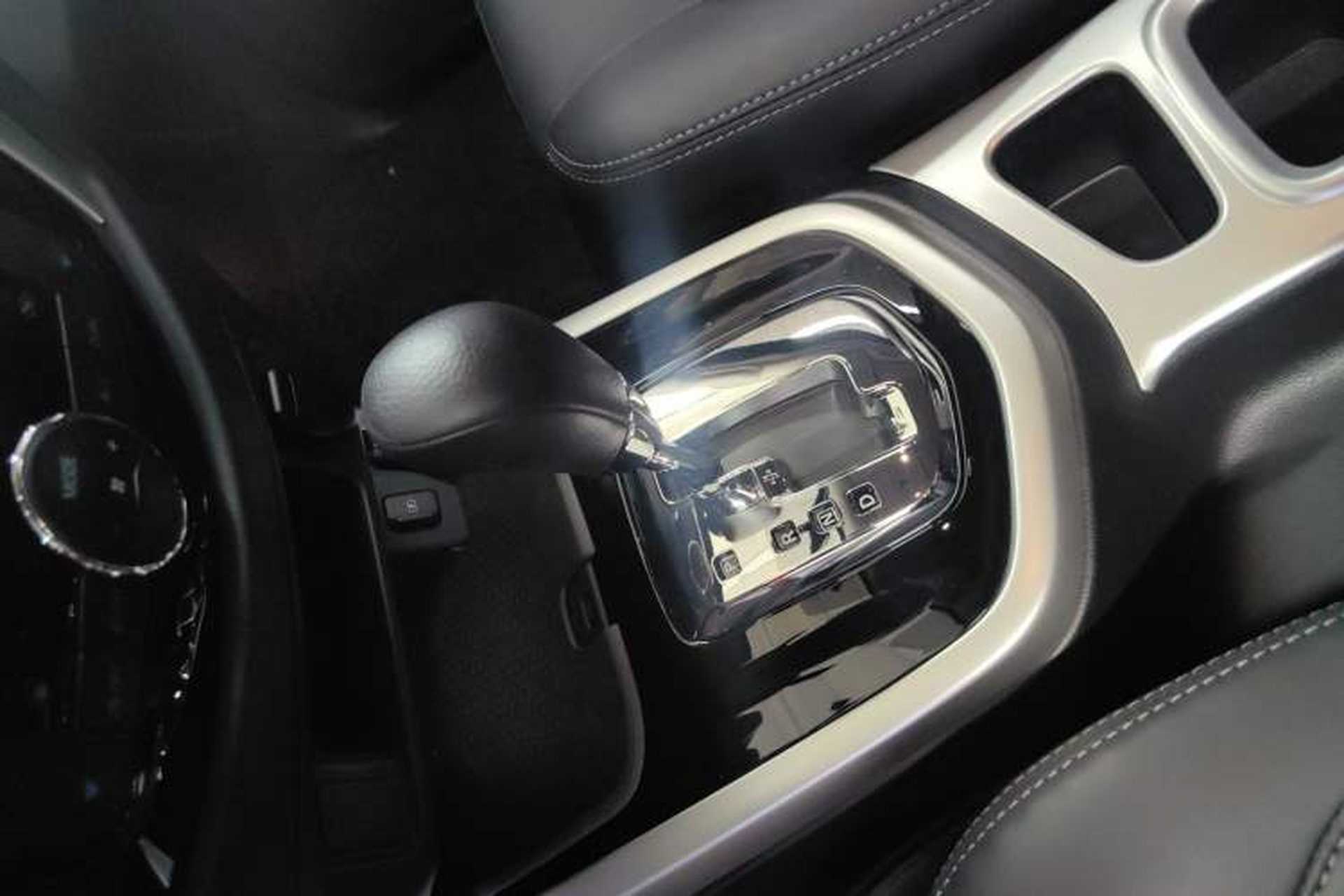 Used Nissan Terra 2020 2.5L XL Upper Automatic Two-Wheel Drive Luxury Edition Gear Lever