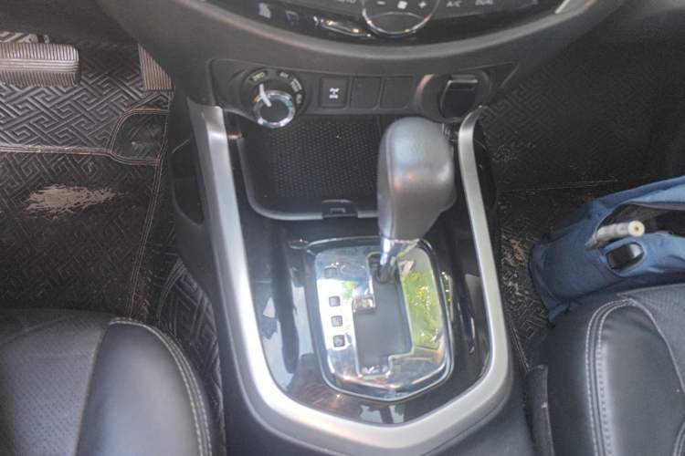 Used Nissan Terra 2020 2.5L XL Upper 4WD Automatic Four-Wheel Drive Luxury Edition Gear Lever