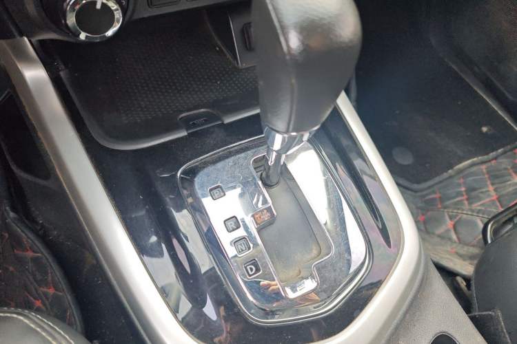 Used Nissan Terra 2020 2.5L XL Upper 4WD Automatic Four-Wheel Drive Luxury Edition Gear Lever