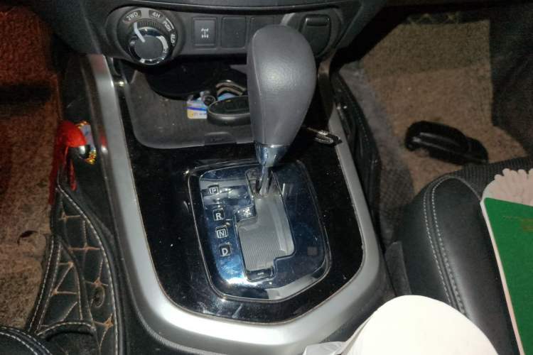 Used Nissan Terra 2020 2.5L XL Upper 4WD Automatic Four-Wheel Drive Luxury Edition Gear Lever