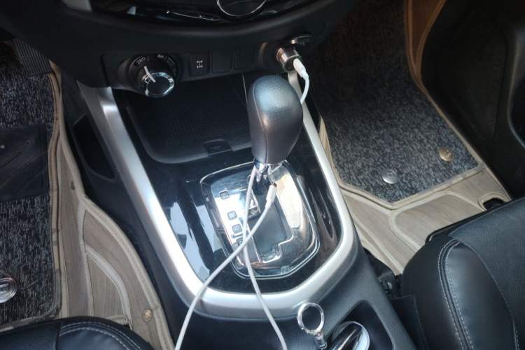 Used Nissan Terra 2020 2.5L XL Upper 4WD Automatic Four-Wheel Drive Luxury Edition Gear Lever