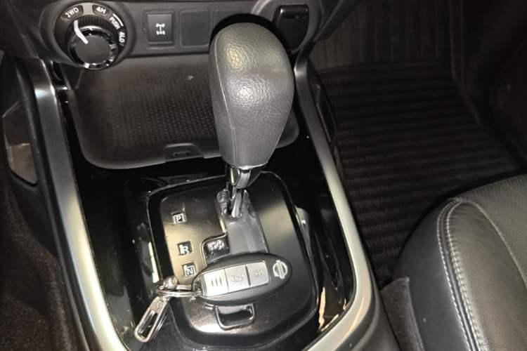 Used Nissan Terra 2020 2.5L XL Upper 4WD Automatic Four-Wheel Drive Luxury Edition Gear Lever
