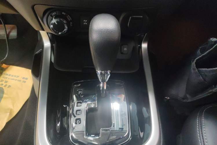 Used Nissan Terra 2020 2.5L XL Upper 4WD Automatic Four-Wheel Drive Luxury Edition Gear Lever