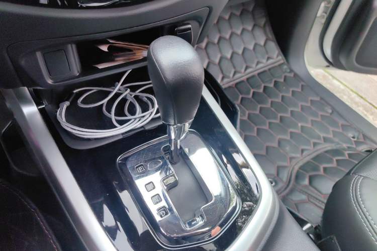 Used Nissan Terra 2020 2.5L XL Upper Automatic Two-Wheel Drive Luxury Edition Gear Lever