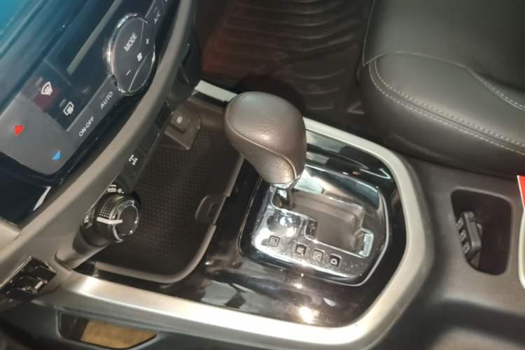 Used Nissan Terra 2020 2.5L XL Upper 4WD Automatic Four-Wheel Drive Luxury Edition Gear Lever