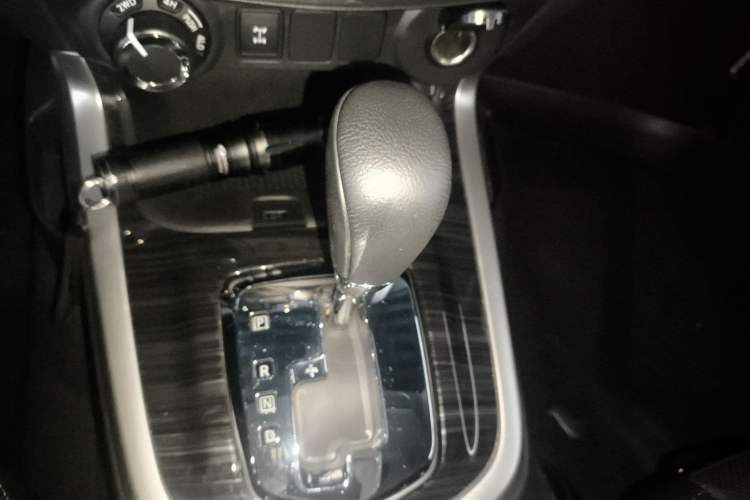 Used Nissan Terra 2020 2.5L XV 4WD Automatic Four-Wheel Drive Flagship Edition Gear Lever