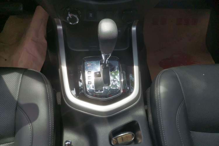 Used Nissan Terra 2020 2.5L XL Upper 4WD Automatic Four-Wheel Drive Luxury Edition Gear Lever
