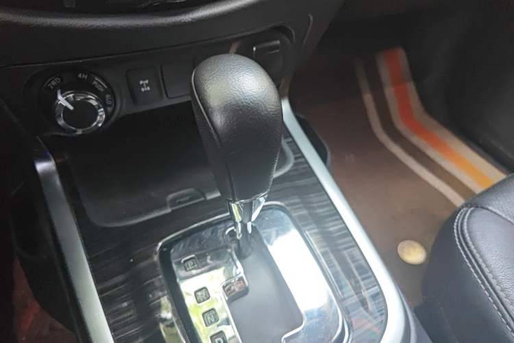 Used Nissan Terra 2020 2.5L XV 4WD Automatic Four-Wheel Drive Flagship Edition Gear Lever