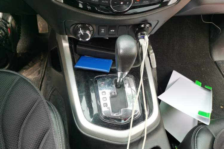 Used Nissan Terra 2020 2.5L XL Upper 4WD Automatic Four-Wheel Drive Luxury Edition Gear Lever