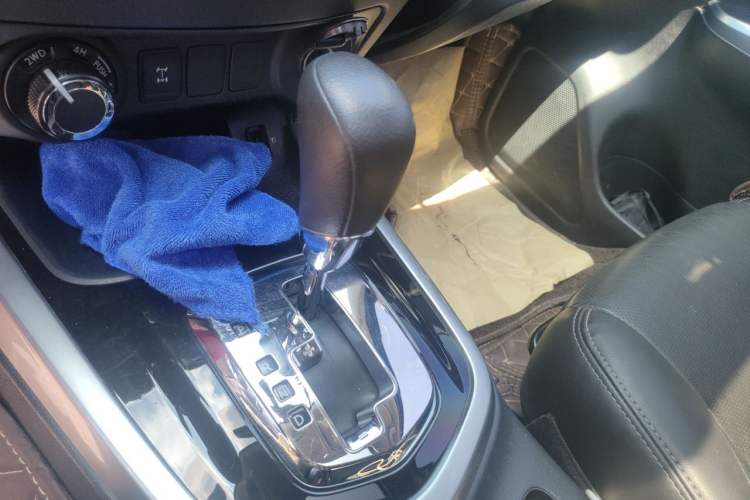 Used Nissan Terra 2020 2.5L XL Upper 4WD Automatic Four-Wheel Drive Luxury Edition Gear Lever