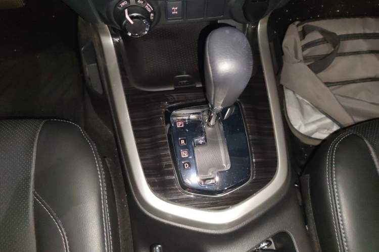 Used Nissan Terra 2020 2.5L XV 4WD Automatic Four-Wheel Drive Flagship Edition Gear Lever