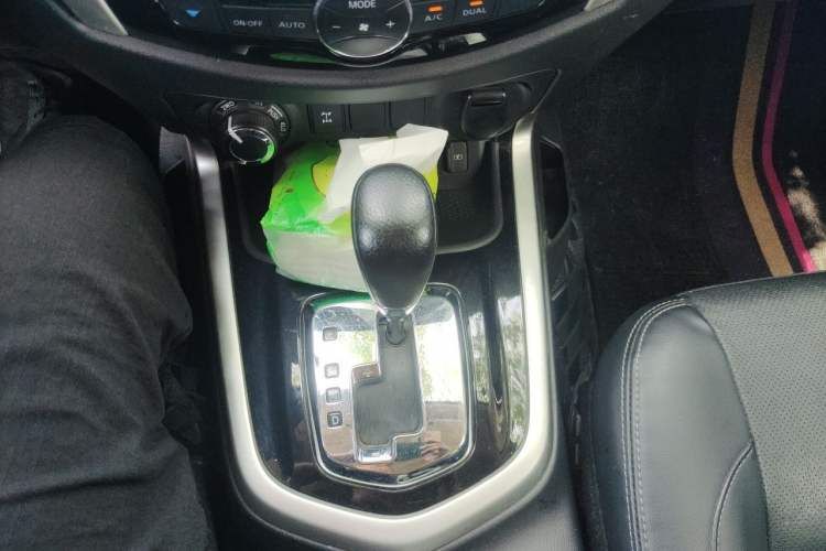 Used Nissan Terra 2020 2.5L XL Upper 4WD Automatic Four-Wheel Drive Luxury Edition Gear Lever
