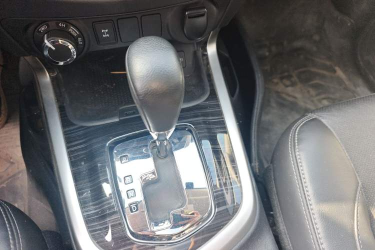 Used Nissan Terra 2020 2.5L XV 4WD Automatic Four-Wheel Drive Flagship Edition Gear Lever