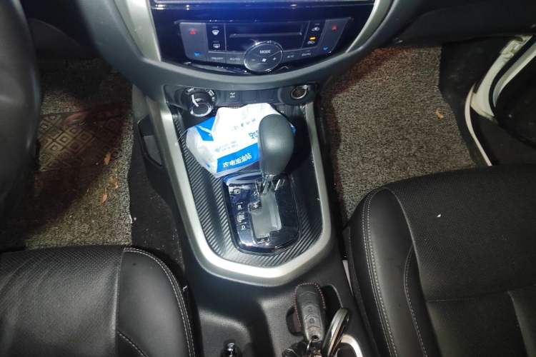 Used Nissan Terra 2020 2.5L XL Upper 4WD Automatic Four-Wheel Drive Luxury Edition Gear Lever