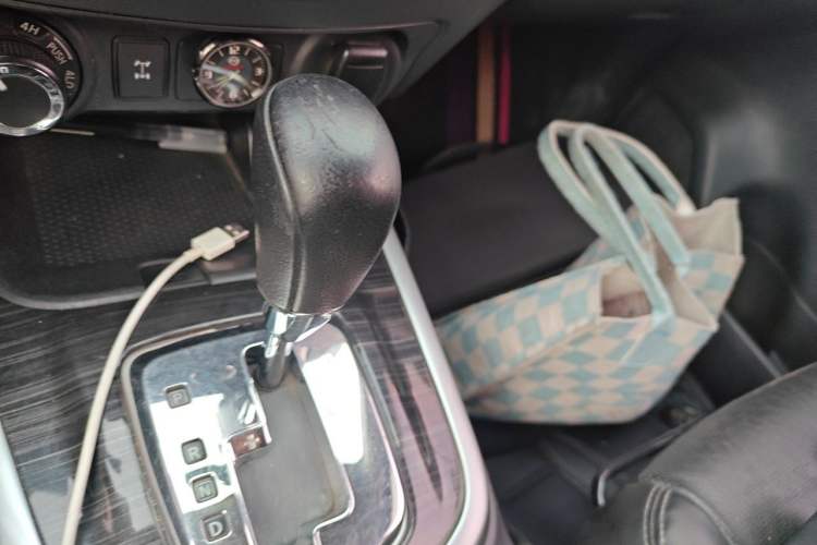 Used Nissan Terra 2020 2.5L XV 4WD Automatic Four-Wheel Drive Flagship Edition Gear Lever