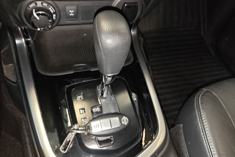 Used Nissan Terra 2020 2.5L XL Upper 4WD Automatic Four-Wheel Drive Luxury Edition Gear Lever