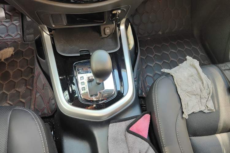 Used Nissan Terra 2020 2.5L XL Upper Automatic Two-Wheel Drive Luxury Edition Gear Lever