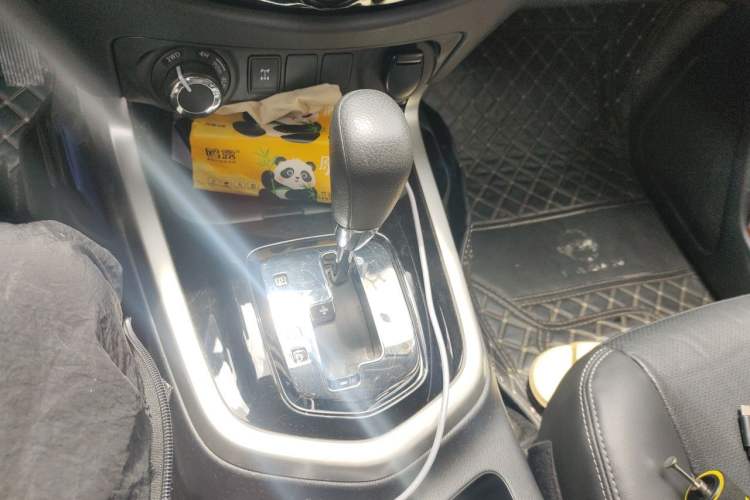 Used Nissan Terra 2020 2.5L XL Upper 4WD Automatic Four-Wheel Drive Luxury Edition Gear Lever