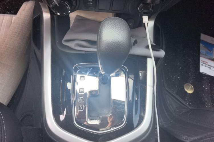 Used Nissan Terra 2020 2.5L XL Upper 4WD Automatic Four-Wheel Drive Luxury Edition Gear Lever