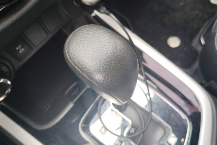 Used Nissan Terra 2020 2.5L XL Upper 4WD Automatic Four-Wheel Drive Luxury Edition Gear Lever