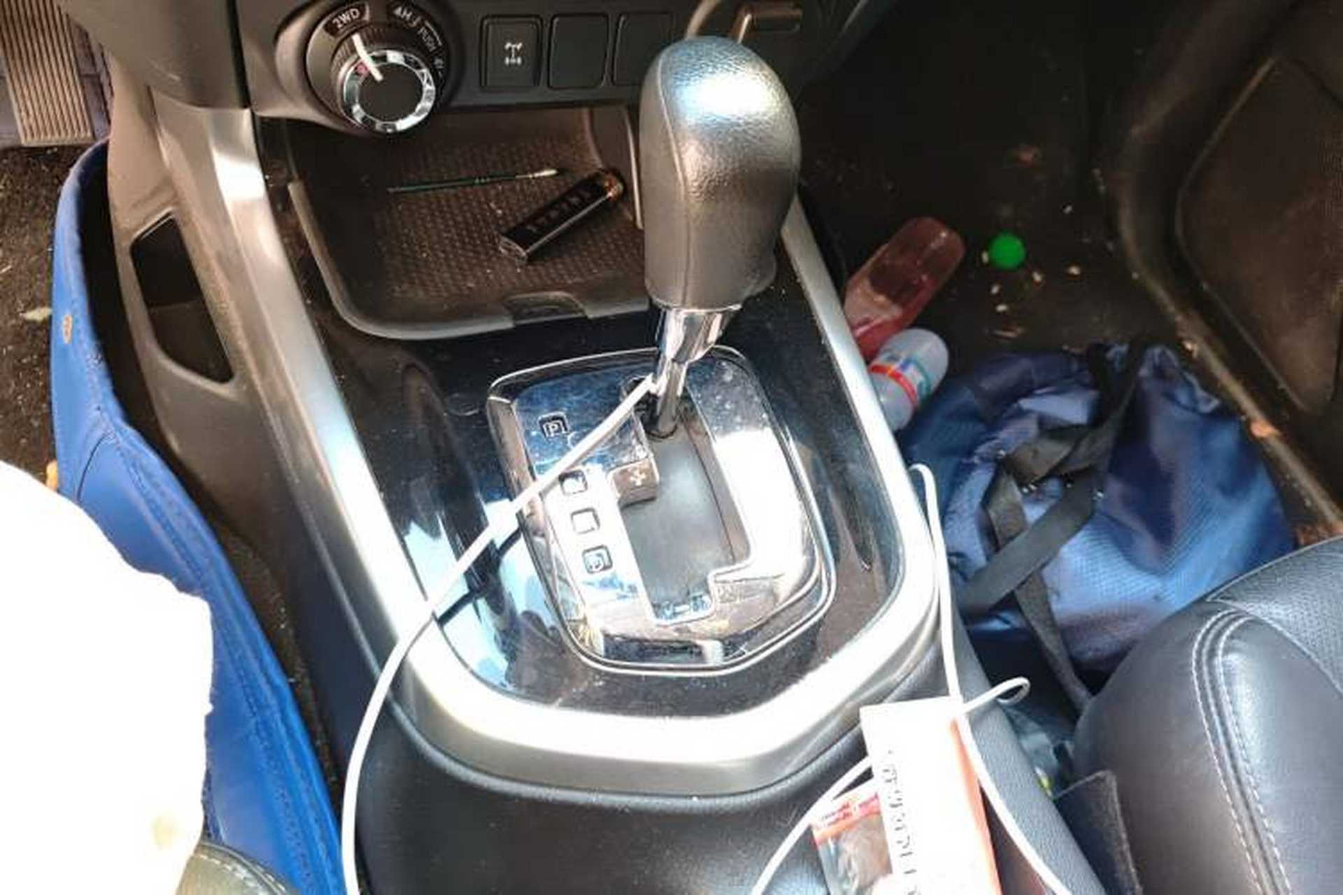 Used Nissan Terra 2020 2.5L XL Upper 4WD Automatic Four-Wheel Drive Luxury Edition Gear Lever