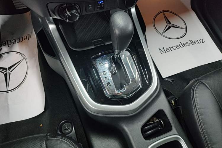 Used Nissan Terra 2020 2.5L XL Upper 4WD Automatic Four-Wheel Drive Luxury Edition Gear Lever