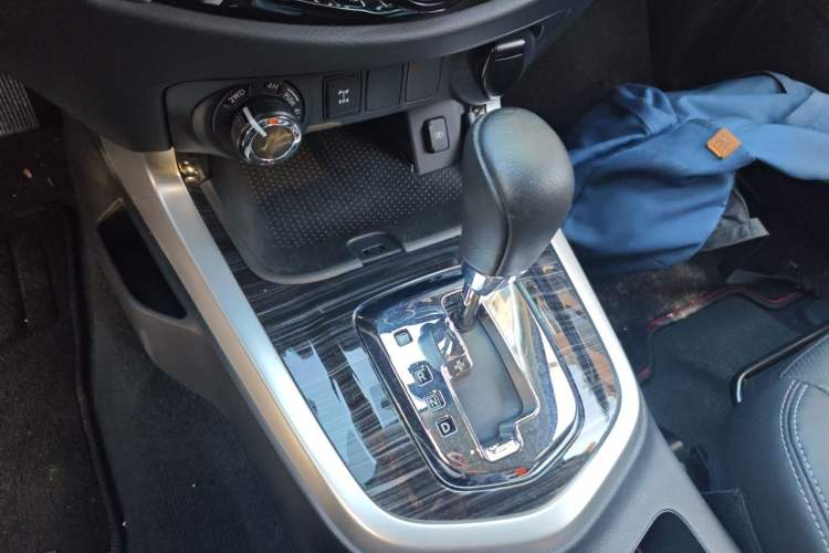 Used Nissan Terra 2020 2.5L XV 4WD Automatic Four-Wheel Drive Flagship Edition Gear Lever