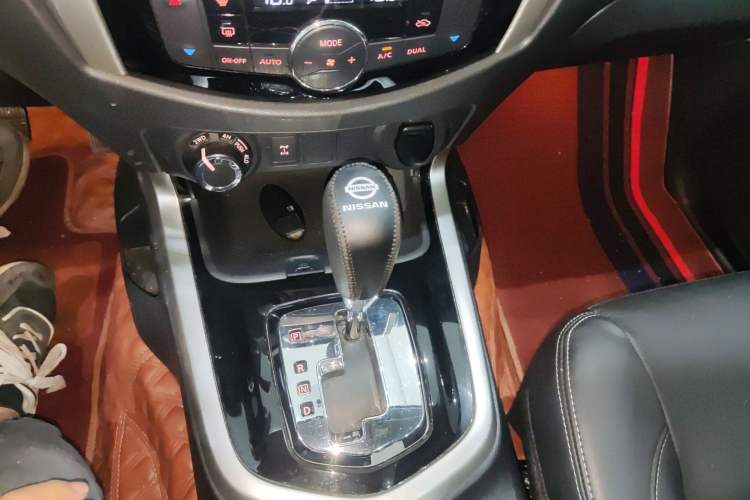 Used Nissan Terra 2020 2.5L XL Upper 4WD Automatic Four-Wheel Drive Luxury Edition Gear Lever