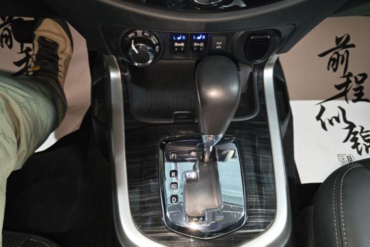 Used Nissan Terra 2020 2.5L XV 4WD Automatic Four-Wheel Drive Flagship Edition Gear Lever