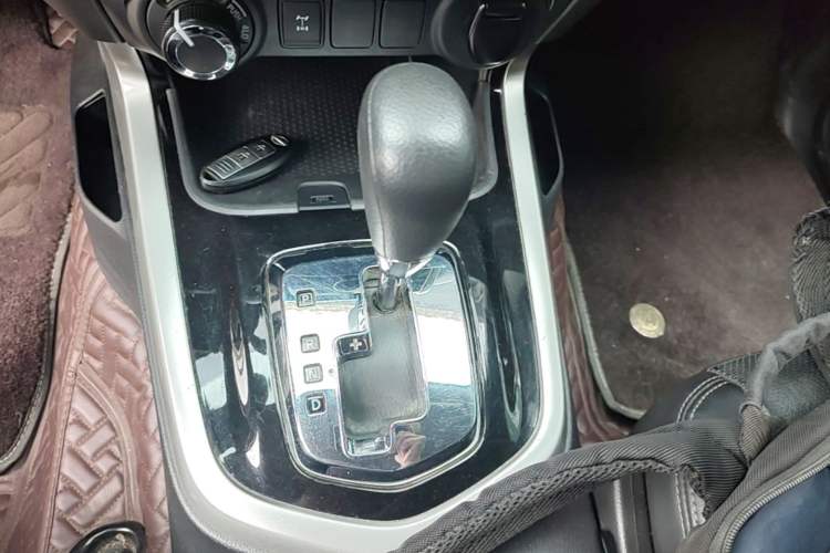 Used Nissan Terra 2020 2.5L XL Upper 4WD Automatic Four-Wheel Drive Luxury Edition Gear Lever