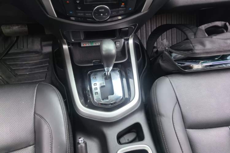 Used Nissan Terra 2020 2.5L XL Upper Automatic Two-Wheel Drive Luxury Edition Gear Lever