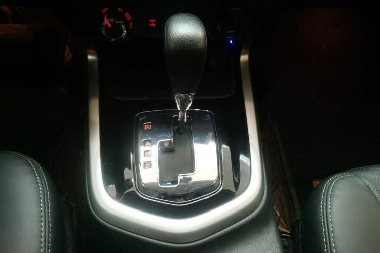 Used Nissan Terra 2020 2.5L XL Upper 4WD Automatic Four-Wheel Drive Luxury Edition Gear Lever
