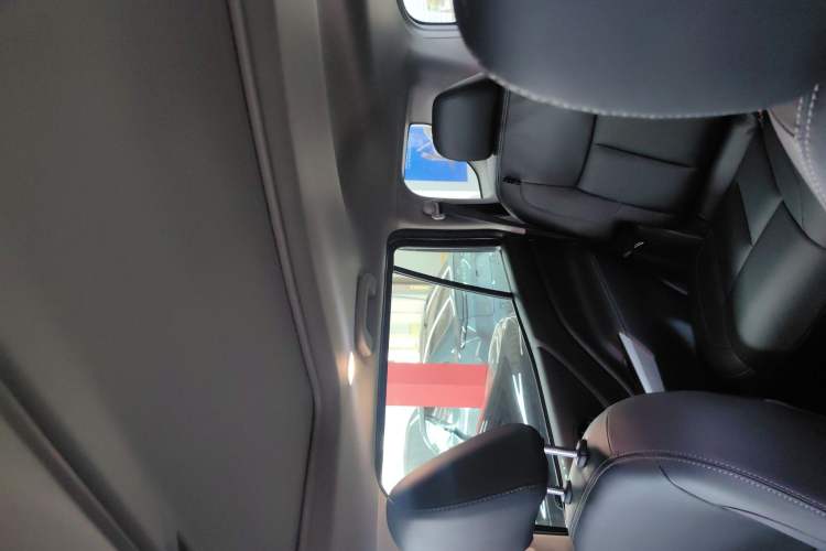 Used Nissan Terra 2020 2.5L XL Upper Automatic Two-Wheel Drive Luxury Edition Headliner