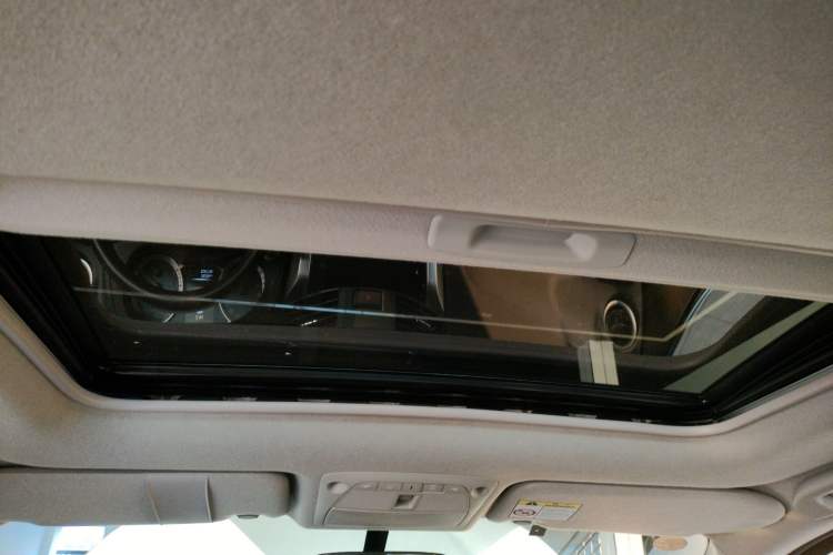 Used Nissan Terra 2020 2.5L XL Upper Automatic Two-Wheel Drive Luxury Edition Headliner