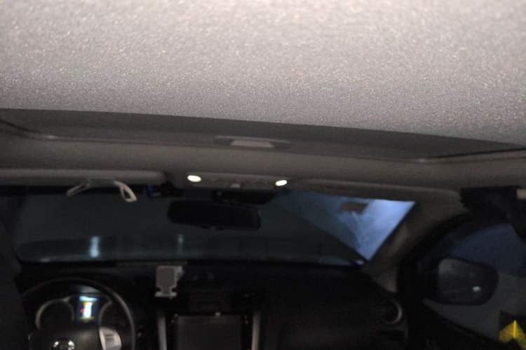 Used Nissan Terra 2020 2.5L XV Automatic 2WD Smart Edition Headliner