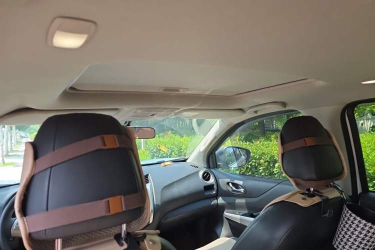 Used Nissan Terra 2020 2.5L XL Upper Automatic Two-Wheel Drive Luxury Edition Headliner