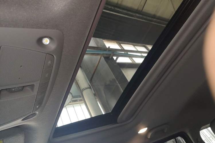 Used Nissan Terra 2020 2.5L XL Upper Automatic Two-Wheel Drive Luxury Edition Headliner