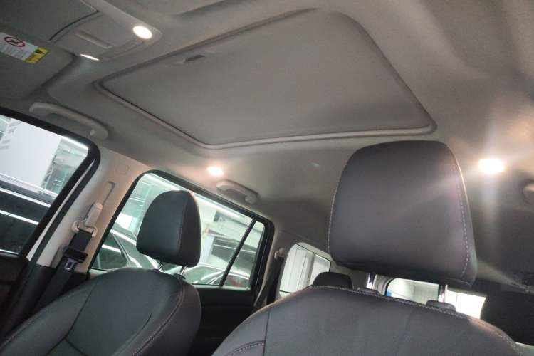 Used Nissan Terra 2020 2.5L XL Upper Automatic Two-Wheel Drive Luxury Edition Headliner