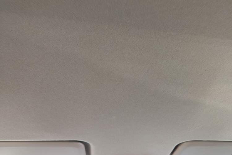 Used Nissan Terra 2020 2.5L XE Manual Two-Wheel-Drive Elite Edition Headliner