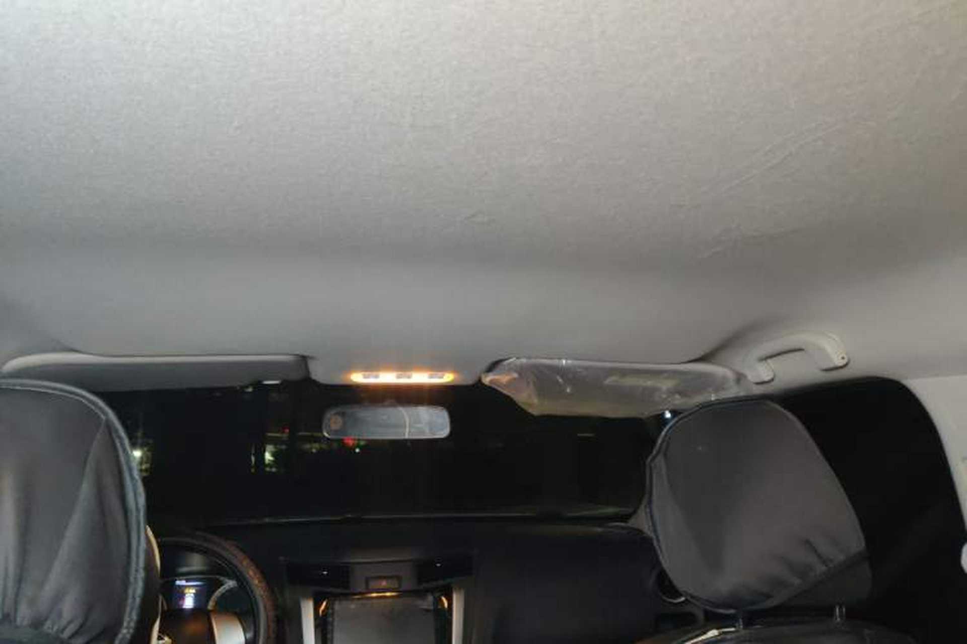 Used Nissan Terra 2020 2.5L XE Manual Two-Wheel-Drive Elite Edition Headliner