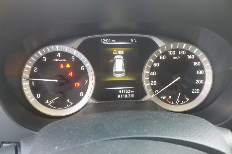 Used Nissan Terra 2020 2.5L XE Manual Two-Wheel-Drive Elite Edition Instrument Cluster