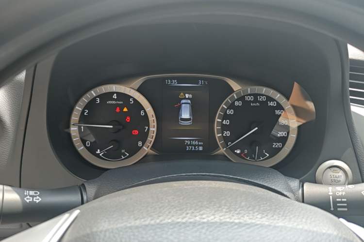 Used Nissan Terra 2020 2.5L XE Manual Two-Wheel-Drive Elite Edition Instrument Cluster
