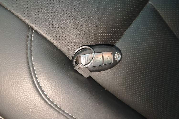 Used Nissan Terra 2020 2.5L XL Upper 4WD Automatic Four-Wheel Drive Luxury Edition Interior 1