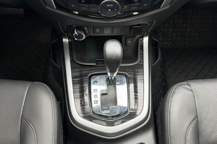 Used Nissan Terra 2020 2.5L XV 4WD Automatic Four-Wheel Drive Flagship Edition Interior 1