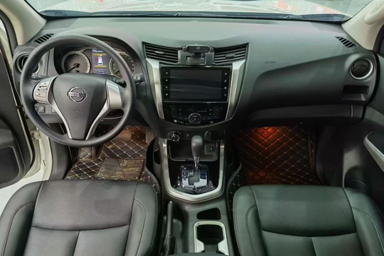 Used Nissan Terra 2020 2.5L XL Upper 4WD Automatic Four-Wheel Drive Luxury Edition Interior 1