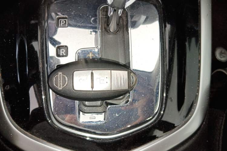 Used Nissan Terra 2020 2.5L XL Upper 4WD Automatic Four-Wheel Drive Luxury Edition Interior 1