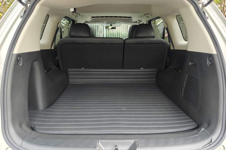 Used Nissan Terra 2020 2.5L XL Upper Automatic Two-Wheel Drive Luxury Edition Interior 10